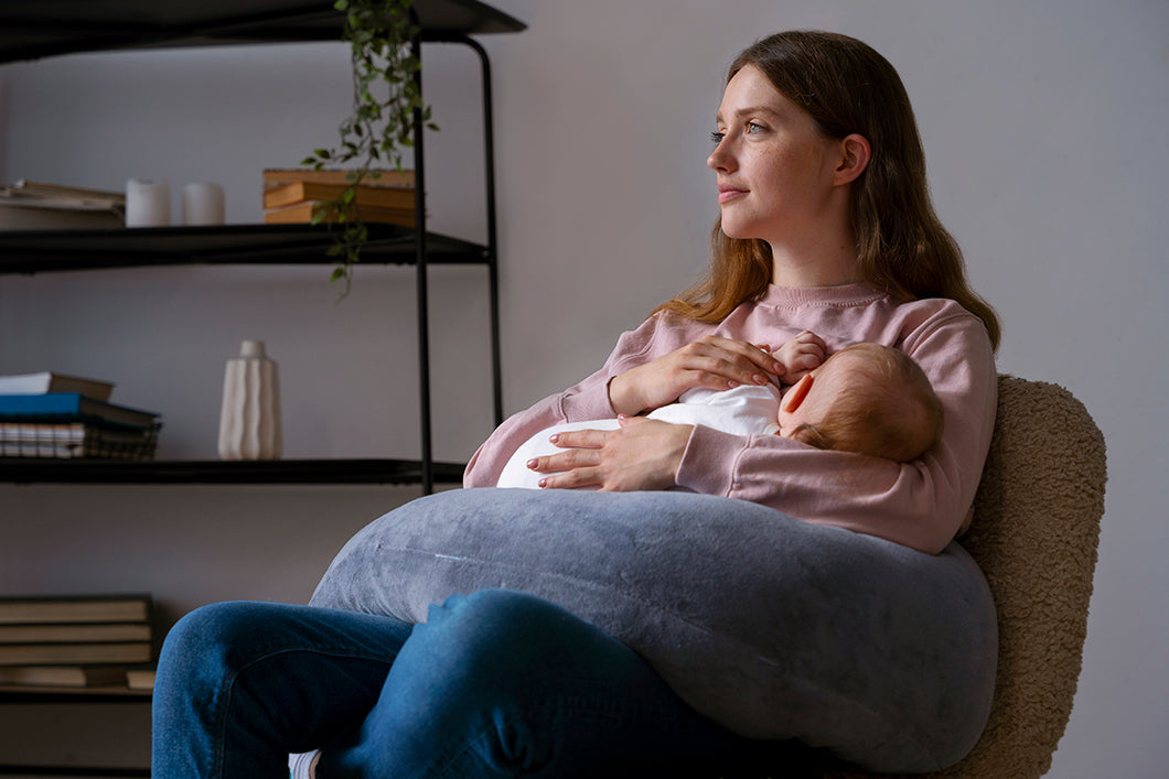 Breastfeeding, Formula & Starting Solids: A Psychologist-Mom's Complete Feeding Guide